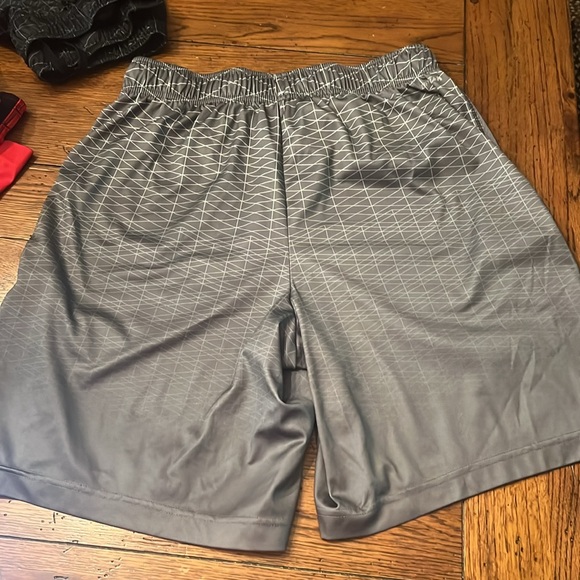 Lot of Three Men’s Tek Gear Dry Tek Shorts. - Picture 7 of 10